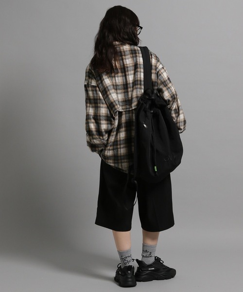 GEORGE'S(ジョージズ)の「刺繍ナップサック(バックパック/リュック・メンズ・ブラック/グリーン系その他・FREE)」の4枚目の写真