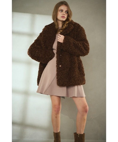 Estella.K(エステラケー)の「Gilda Belted Shearing Coat モンゴリアンエコファーコート(その他アウター・レディース・ベージュ/ブラウン・FREE)」の19枚目の写真