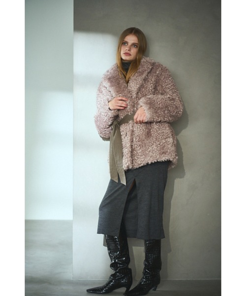Estella.K(エステラケー)の「Gilda Belted Shearing Coat モンゴリアンエコファーコート(その他アウター・レディース・ベージュ/ブラウン・FREE)」の11枚目の写真