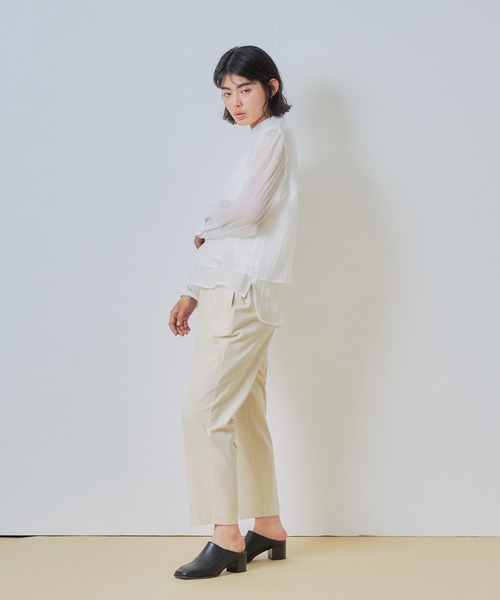 WHYTO.(ホワイト)の「「WHYTO. / ホワイト」センタープレストラウザー(その他パンツ・レディース・チャコールグレー/ライトベージュ/ブラック・40/38/36)」の9枚目の写真