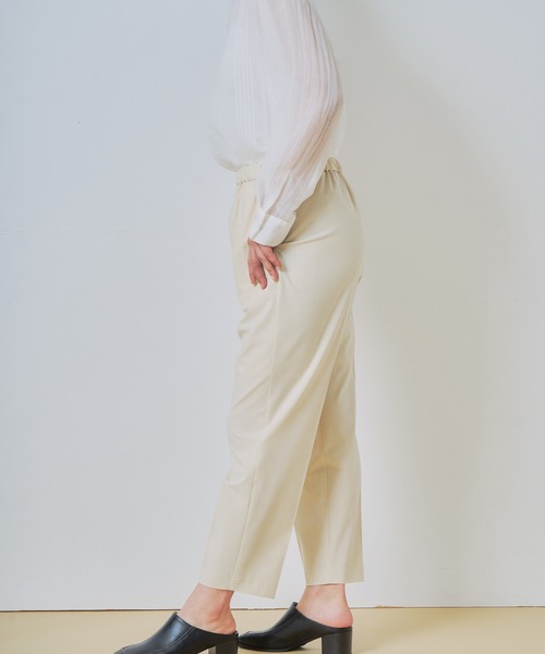 WHYTO.(ホワイト)の「「WHYTO. / ホワイト」センタープレストラウザー(その他パンツ・レディース・チャコールグレー/ライトベージュ/ブラック・40/38/36)」の18枚目の写真