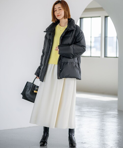 23区(ニジュウサンク)の「シレータフタ ハイネック ショート ダウンコート(ダウンジャケット/コート・レディース・ブラック系/黄土色系/ライトグレー系・38)」の19枚目の写真