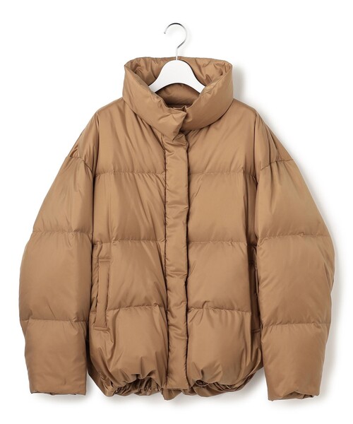 23区(ニジュウサンク)の「シレータフタ ハイネック ショート ダウンコート(ダウンジャケット/コート・レディース・ブラック系/黄土色系/ライトグレー系・38)」の8枚目の写真