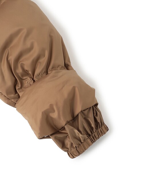 23区(ニジュウサンク)の「シレータフタ ハイネック ショート ダウンコート(ダウンジャケット/コート・レディース・ブラック系/黄土色系/ライトグレー系・38)」の13枚目の写真