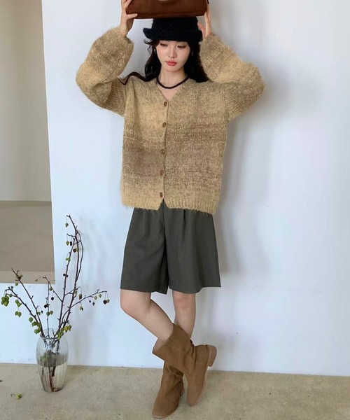 DAY CLOSET(デイ クローゼット)の「ゆったり着られる厚手のオーバーサイズ。長袖くすみグラデーションニットカーディガン レディース(カーディガン/ボレロ・レディース・ブラウン/グレー・FREE)」の9枚目の写真