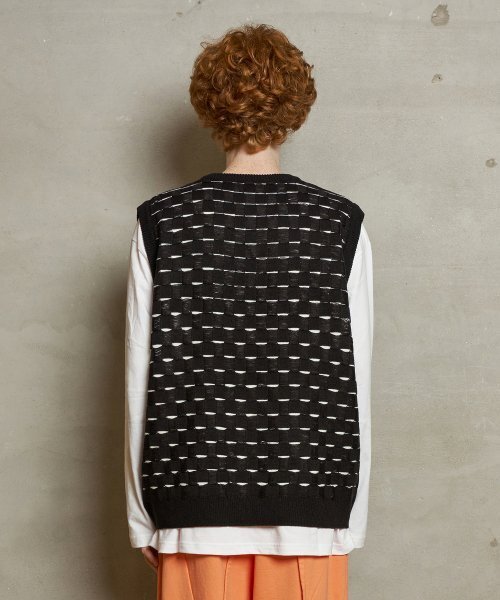 UNALLOYED(アナロイド)の「ロープチェッカーニットベスト/ブラック(ベスト・メンズ・その他・SMALL/LARGE)」の3枚目の写真