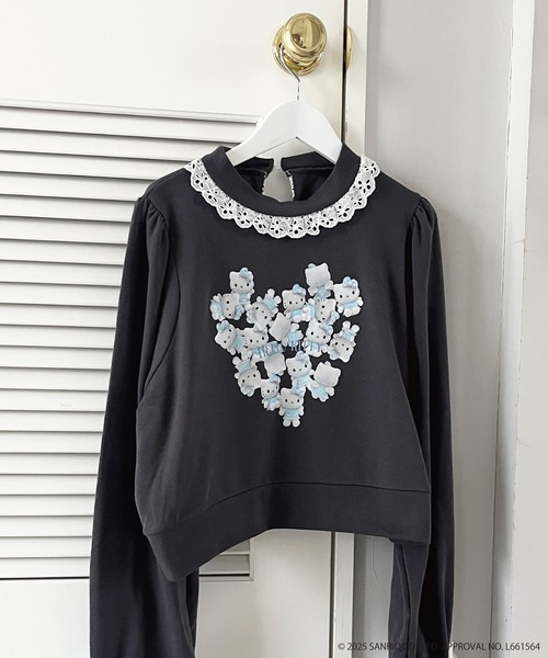 sanrio(サンリオ)の「ANGEL【HELLO KITTY】 HEART FRILL SWEAT(スウェット・レディース・グレー×サックスブルー/グレー×ピンク/オフホワイト/ブラック系・FREE)」の12枚目の写真