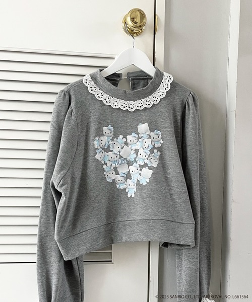 sanrio(サンリオ)の「ANGEL【HELLO KITTY】 HEART FRILL SWEAT(スウェット・レディース・グレー×サックスブルー/グレー×ピンク/オフホワイト/ブラック系・FREE)」の10枚目の写真