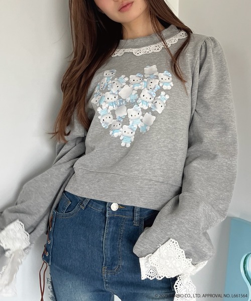 sanrio(サンリオ)の「ANGEL【HELLO KITTY】 HEART FRILL SWEAT(スウェット・レディース・グレー×サックスブルー/グレー×ピンク/オフホワイト/ブラック系・FREE)」の22枚目の写真