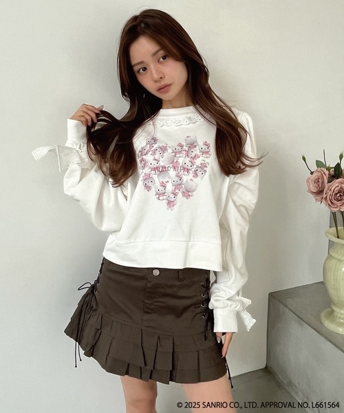 sanrio(サンリオ)の「ANGEL【HELLO KITTY】 HEART FRILL SWEAT(スウェット・レディース・グレー×サックスブルー/グレー×ピンク/オフホワイト/ブラック系・FREE)」の18枚目の写真