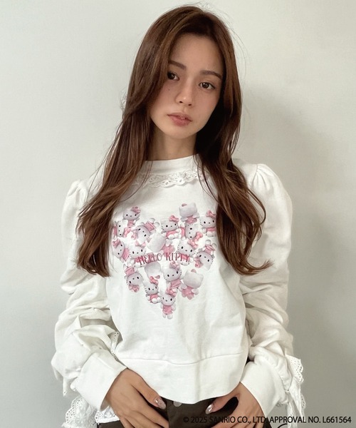sanrio(サンリオ)の「ANGEL【HELLO KITTY】 HEART FRILL SWEAT(スウェット・レディース・グレー×サックスブルー/グレー×ピンク/オフホワイト/ブラック系・FREE)」の7枚目の写真