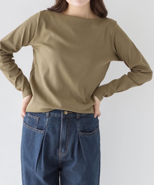 LARU(ラルー)の「コットンフライスボートネックロングスリーブシャツ(Tシャツ/カットソー・レディース・カーキ/パープル系その他/グレー系その他/ブラック/ホワイト/杢グレー/チャコールグレー/グレー系その他2・L/M)」の7枚目の写真