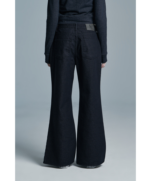 SYNERJYN（シナジン）の「RAW WIDE DENIM PANTS DARK BLUE（デニムパンツ・レディース・その他・MEDIUM/LARGE/SMALL）」の3枚目の写真