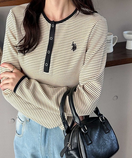 U.S. POLO ASSN.（ユーエスポロアッスン）の「GeeRA別注【U.S.POLOASSN.】ワンポイント刺繍 ワッフルヘンリーネックボーダーロンT（Tシャツ/カットソー・レディース・アイボリー/ブラック・MEDIUM/LARGE/X-LARGE）」の3枚目の写真