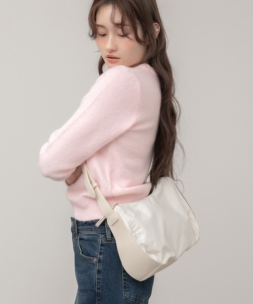 HEILIS(ヘイリス)の「ワンショルダーベルテッドバッグ / 2WAY シンプル 韓国 ベルト ファスナー ブラック カーキ アイボリー 無地 黒 白 ワンショルダー ハンドバッグ 軽量 カジュアル ノームコア(ショルダーバッグ・レディース・カーキ/アイボリー/ブラック・FREE)」の21枚目の写真