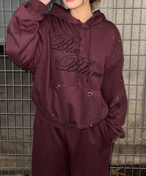 sedacle(セダクル)の「グリッターアイレットパーカー(パーカー・メンズ・オフホワイト/ブラック/ブラウン/ボルドー・SMALL/MEDIUM/LARGE)」の4枚目の写真