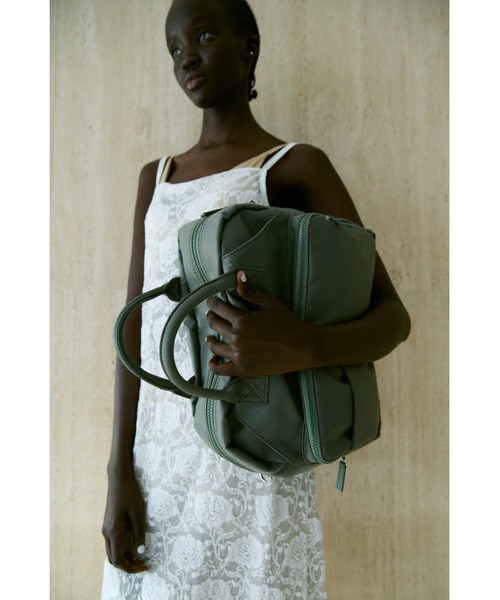 un/neu（アンノイ）の「アウトポケットナイロンバッグ / 大容量 / A4、PC(14inch)収納可能 / 撥水機能付き（ショルダーバッグ・レディース・ブラック/アイボリー/カーキ・FREE）」の8枚目の写真