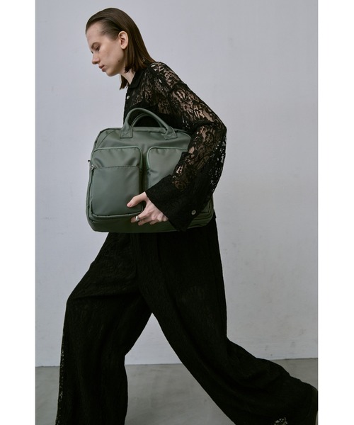 un/neu（アンノイ）の「アウトポケットナイロンバッグ / 大容量 / A4、PC(14inch)収納可能 / 撥水機能付き（ショルダーバッグ・レディース・ブラック/アイボリー/カーキ・FREE）」の19枚目の写真