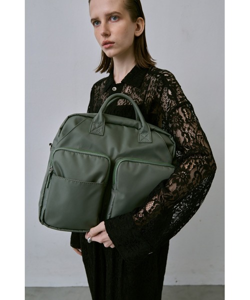 un/neu（アンノイ）の「アウトポケットナイロンバッグ / 大容量 / A4、PC(14inch)収納可能 / 撥水機能付き（ショルダーバッグ・レディース・ブラック/アイボリー/カーキ・FREE）」の15枚目の写真