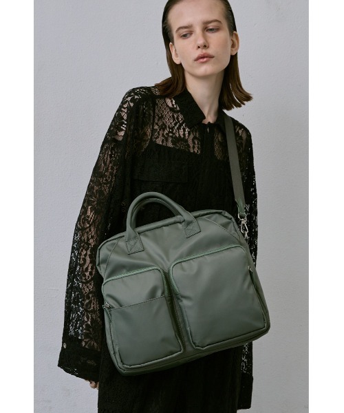 un/neu（アンノイ）の「アウトポケットナイロンバッグ / 大容量 / A4、PC(14inch)収納可能 / 撥水機能付き（ショルダーバッグ・レディース・ブラック/アイボリー/カーキ・FREE）」の22枚目の写真