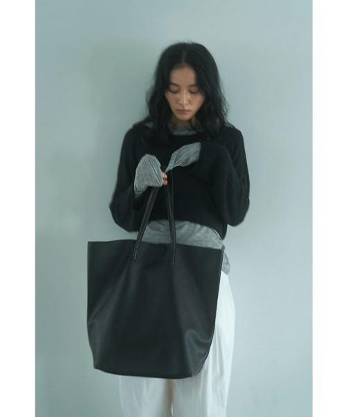 marjour(マージュール)の「MINIMAL LEATHER TOTE BAG(トートバッグ・レディース・ブラック/ブラウン/ベージュ・FREE)」の2枚目の写真
