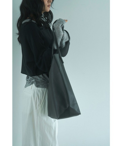 marjour(マージュール)の「MINIMAL LEATHER TOTE BAG(トートバッグ・レディース・ブラック/ブラウン/ベージュ・FREE)」の5枚目の写真