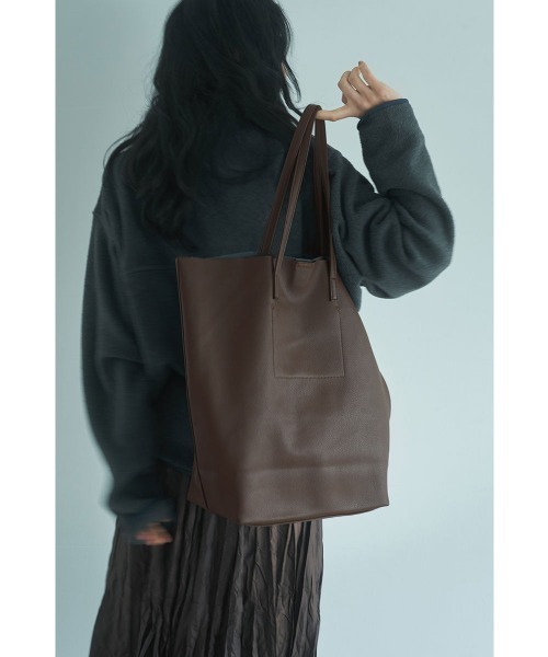 marjour(マージュール)の「MINIMAL LEATHER TOTE BAG(トートバッグ・レディース・ブラック/ブラウン/ベージュ・FREE)」の11枚目の写真