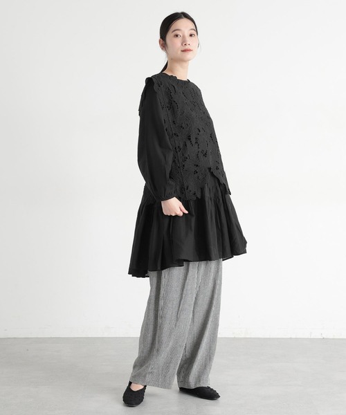 studio CLIP（スタディオクリップ）の「《natural by clip》華やかレースベスト（ベスト・レディース・ブラック/アイボリー・FREE）」の11枚目の写真