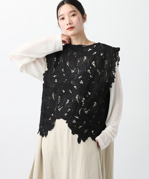 studio CLIP（スタディオクリップ）の「《natural by clip》華やかレースベスト（ベスト・レディース・ブラック/アイボリー・FREE）」の14枚目の写真