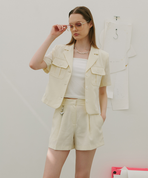 320SHOWROOM(320ショールーム)の「Utility Half Pintuck Shorts Cream(その他パンツ・レディース・その他・SMALL/MEDIUM)」の1枚目の写真