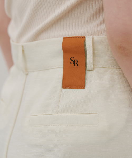 320SHOWROOM(320ショールーム)の「Utility Half Pintuck Shorts Cream(その他パンツ・レディース・その他・SMALL/MEDIUM)」の2枚目の写真