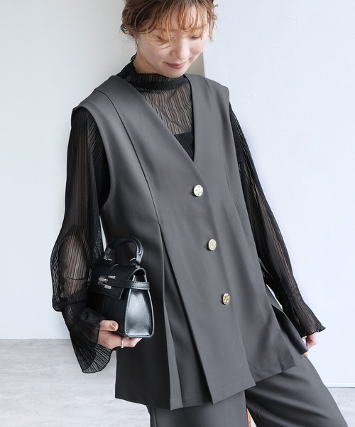 reca（レカ）の「Vネック金ボタンベスト（スーツベスト・レディース・グレー/ブラック/ネイビー・S/LL/L/M）」の10枚目の写真