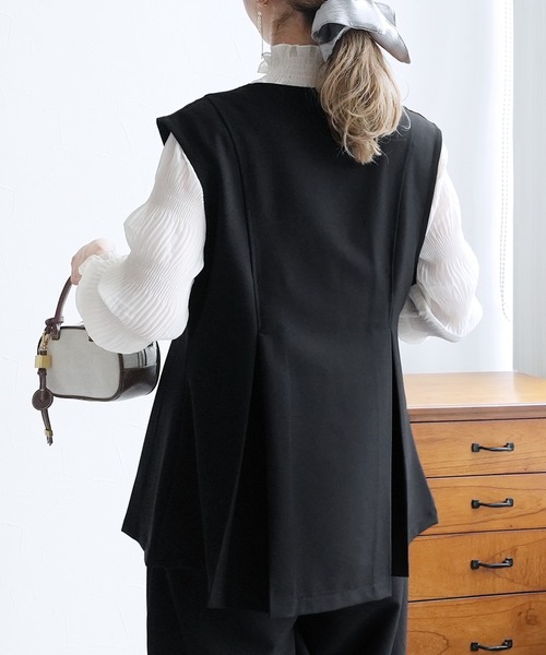 reca（レカ）の「Vネック金ボタンベスト（スーツベスト・レディース・グレー/ブラック/ネイビー・S/LL/L/M）」の8枚目の写真