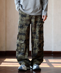 EFFECTION（エフェクション）の「【neos】ルーズシルエット 迷彩 カモフラージュ柄 カーゴ ワーク カーブ バルーン パンツ（カーゴパンツ）」