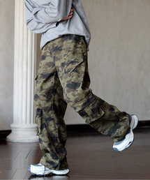 EFFECTION（エフェクション）の「【neos】ルーズシルエット 迷彩 カモフラージュ柄 カーゴ ワーク カーブ バルーン パンツ（カーゴパンツ）」