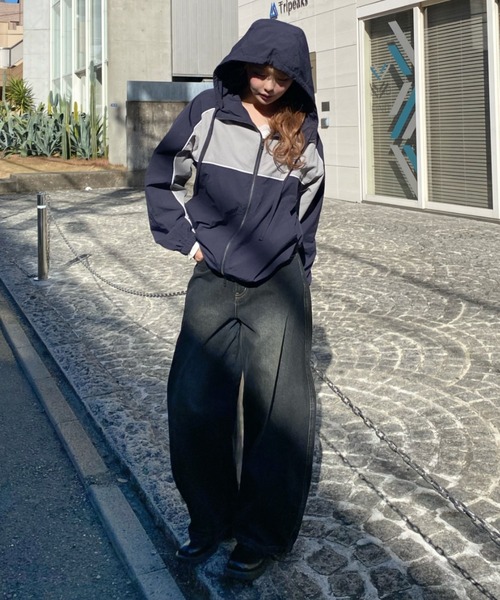 RAY CASSIN（レイカズン）の「ナイロンフードブルゾン（ブルゾン・レディース・グレー系その他2/ネイビー/ホワイト・FREE）」の7枚目の写真