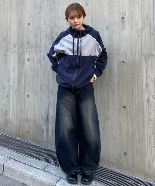 RAY CASSIN（レイカズン）の「ナイロンフードブルゾン（ブルゾン・レディース・グレー系その他2/ネイビー/ホワイト・FREE）」の5枚目の写真