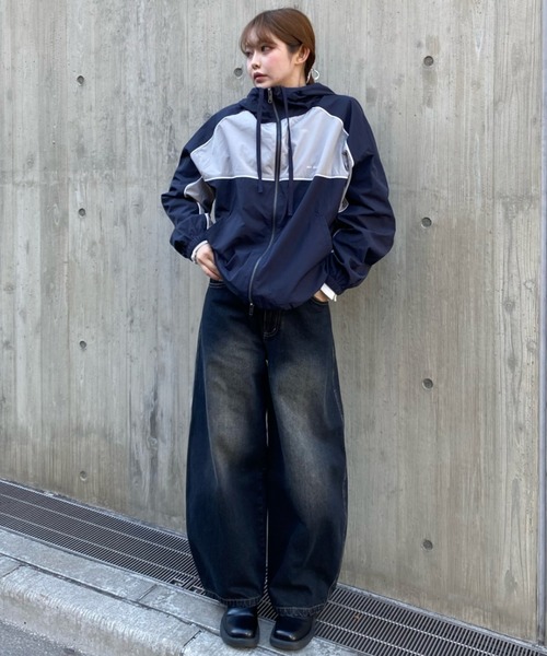 RAY CASSIN（レイカズン）の「ナイロンフードブルゾン（ブルゾン・レディース・グレー系その他2/ネイビー/ホワイト・FREE）」の6枚目の写真