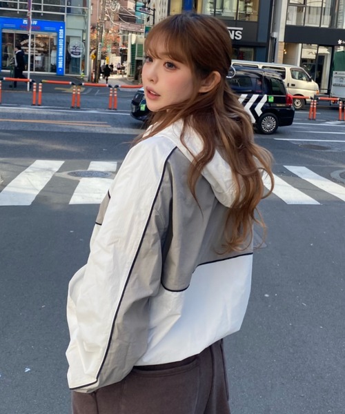 RAY CASSIN（レイカズン）の「ナイロンフードブルゾン（ブルゾン・レディース・グレー系その他2/ネイビー/ホワイト・FREE）」の10枚目の写真