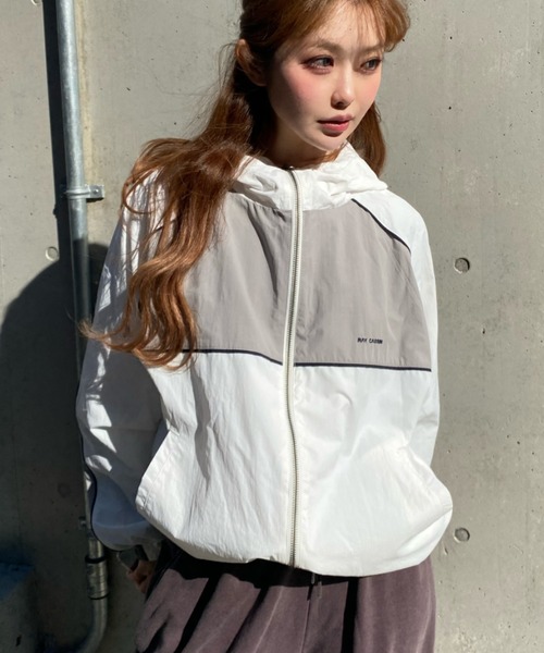 RAY CASSIN（レイカズン）の「ナイロンフードブルゾン（ブルゾン・レディース・グレー系その他2/ネイビー/ホワイト・FREE）」の13枚目の写真