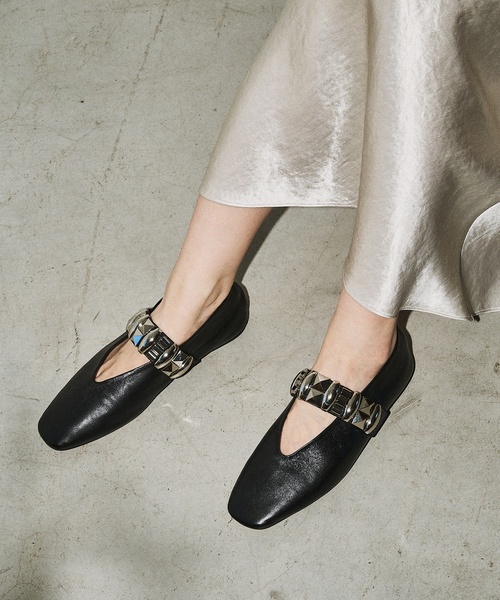 GRISE（グリーズ）の「《追加2》GRISEレザーEDGEスタッズベルトメリージェーン（その他シューズ・レディース・ブラック・23.5cm/23cm/22.5cm/22cm/25cm/24.5cm/24cm）」の19枚目の写真