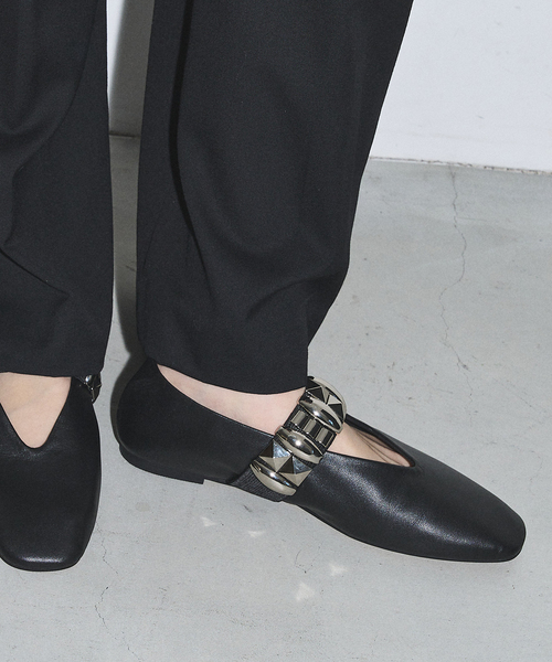 GRISE（グリーズ）の「《追加2》GRISEレザーEDGEスタッズベルトメリージェーン（その他シューズ・レディース・ブラック・23.5cm/23cm/22.5cm/22cm/25cm/24.5cm/24cm）」の11枚目の写真