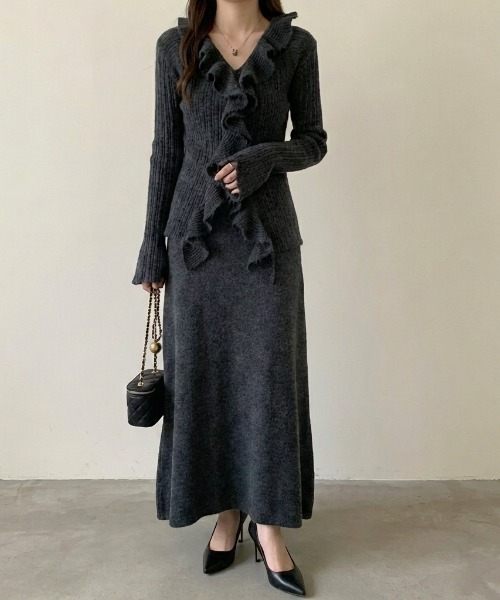 ペプラムフリルニットセットアップ （BLACK） セール】フリル ペプラムニットセットアップ（カーディガン/ボレロ