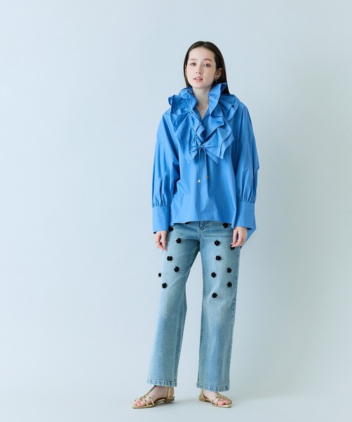 Audie a Muses(オーディアミューズ)の「ビジュー付きブーツカットデニム(デニムパンツ・レディース・ネイビー・36/38/40/42)」の12枚目の写真
