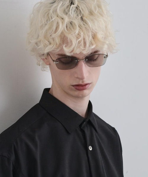 tk.TAKEO KIKUCHI（ティーケータケオキクチ）の「【全7色】メタルフレームグラス（サングラス・メンズ・クリア/その他2/ブラック系/ダークグレー/ダークブラウン系/グレー系その他2・00）」の3枚目の写真