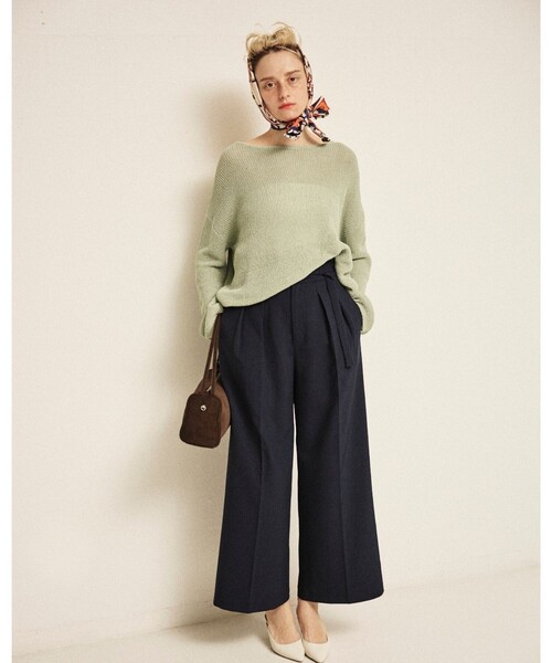 manipuri(マニプリ)の「【manipuri/マニプリ】フローラ大判シルクスカーフ 88×88 日本製(バンダナ/スカーフ・レディース・ブルー/オレンジ・フリー)」の9枚目の写真