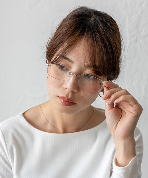 VitaFelice（ヴィータフェリーチェ）の「スリムフレーム UVカットサングラス リムレスメガネ 眼鏡 リムレスサングラス（サングラス・レディース・ライトグレー系1/ブラウン系/シルバー系1/シャンパン/ゴールド系2/ライトグレー系2/シルバー系2/ゴールド系1・FREE）」の6枚目の写真