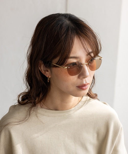 VitaFelice（ヴィータフェリーチェ）の「スリムフレーム UVカットサングラス リムレスメガネ 眼鏡 リムレスサングラス（サングラス・レディース・ライトグレー系1/ブラウン系/シルバー系1/シャンパン/ゴールド系2/ライトグレー系2/シルバー系2/ゴールド系1・FREE）」の7枚目の写真