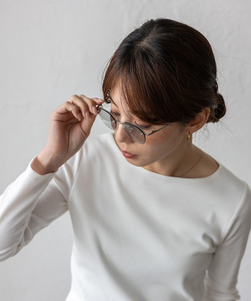 VitaFelice（ヴィータフェリーチェ）の「スリムフレーム UVカットサングラス リムレスメガネ 眼鏡 リムレスサングラス（サングラス・レディース・ライトグレー系1/ブラウン系/シルバー系1/シャンパン/ゴールド系2/ライトグレー系2/シルバー系2/ゴールド系1・FREE）」の10枚目の写真