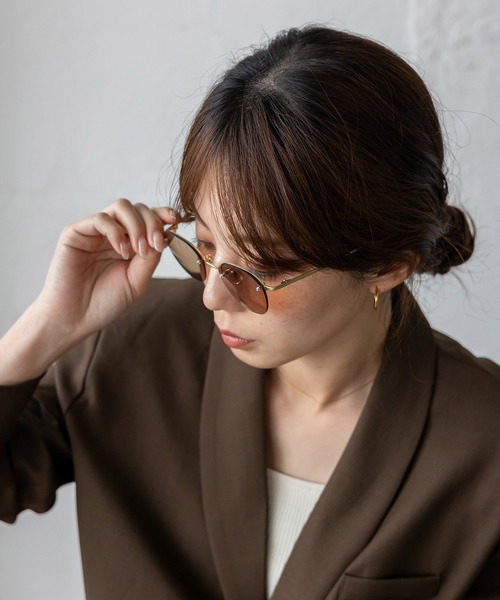 VitaFelice（ヴィータフェリーチェ）の「スリムフレーム UVカットサングラス リムレスメガネ 眼鏡 リムレスサングラス（サングラス・レディース・ライトグレー系1/ブラウン系/シルバー系1/シャンパン/ゴールド系2/ライトグレー系2/シルバー系2/ゴールド系1・FREE）」の12枚目の写真